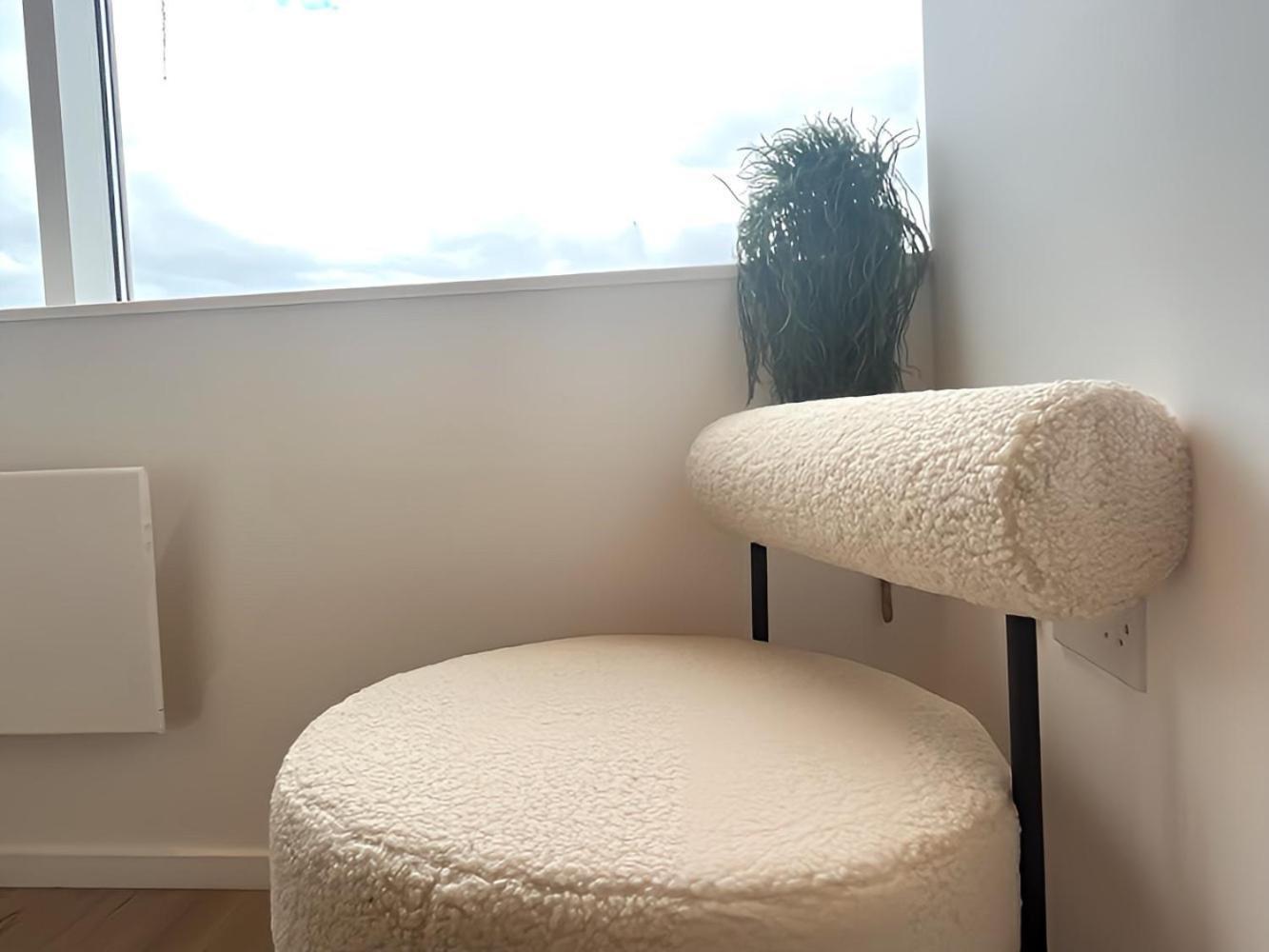 1Br Luxury Flat At Train Station - Long Stays Welcome - Just Ask Milton Keynes Exteriör bild