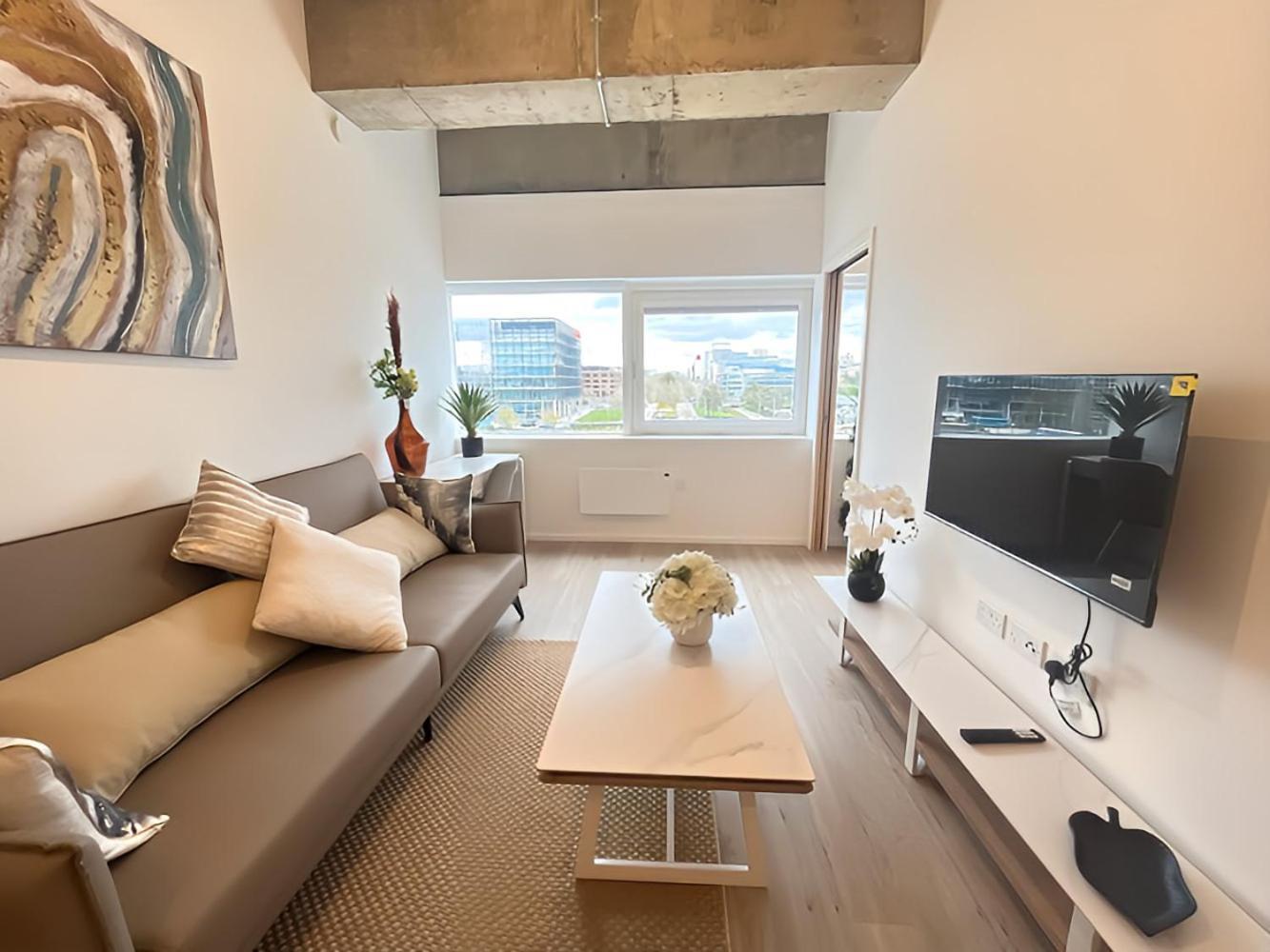 1Br Luxury Flat At Train Station - Long Stays Welcome - Just Ask Milton Keynes Exteriör bild