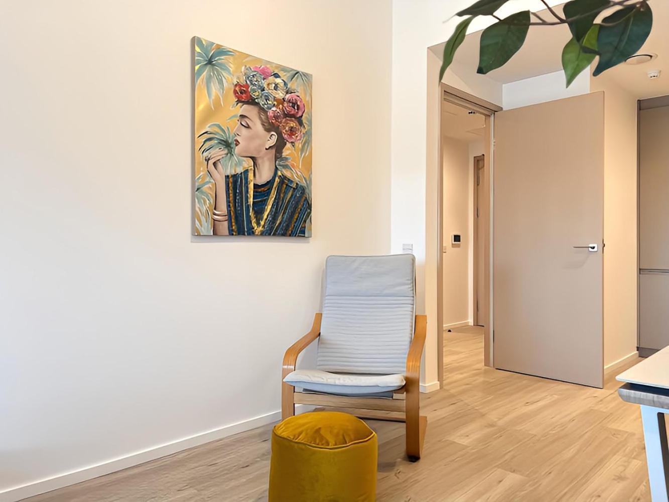 1Br Luxury Flat At Train Station - Long Stays Welcome - Just Ask Milton Keynes Exteriör bild