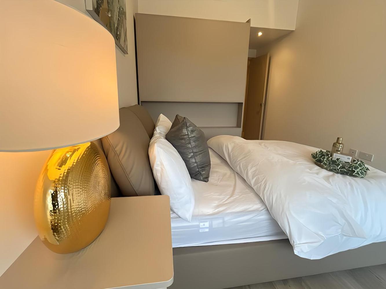 1Br Luxury Flat At Train Station - Long Stays Welcome - Just Ask Milton Keynes Exteriör bild